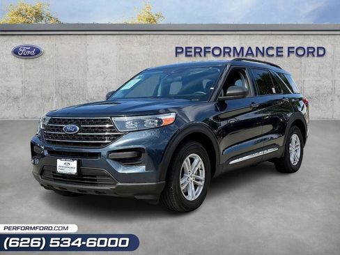 Used 2023 Ford Explorer XLT image 1