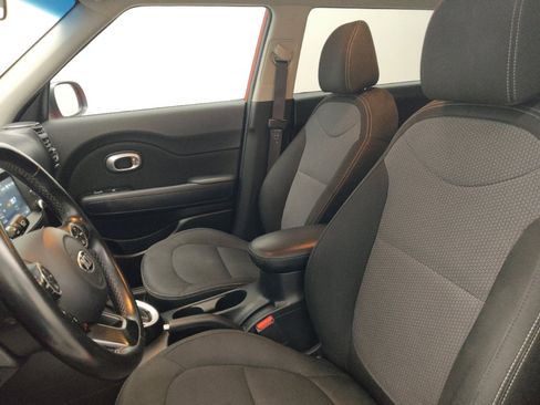 Used 2019 Kia Soul + FWD image 17