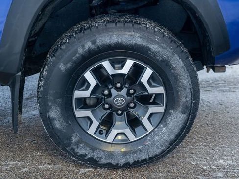 Used 2022 Toyota Tacoma TRD Off-Road image 11