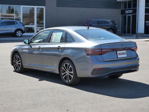 Used 2025 Volkswagen Jetta Sport image 7