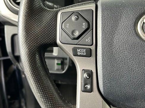 Used 2016 Toyota Tacoma SR5 w/ SR5 Appearance Package (SN) image 22