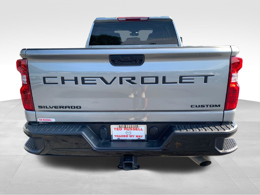 Used 2025 Chevrolet Silverado 2500 Custom w/ Custom Value Package AWD/4WD image 4