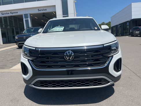 New 2026 Volkswagen Atlas Cross Sport SE FWD image 2