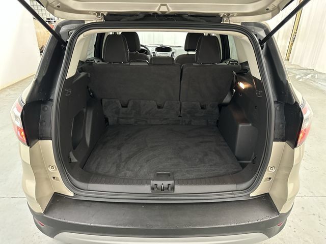 Used 2017 Ford Escape SE w/ SE Cold Weather Package AWD/4WD image 22