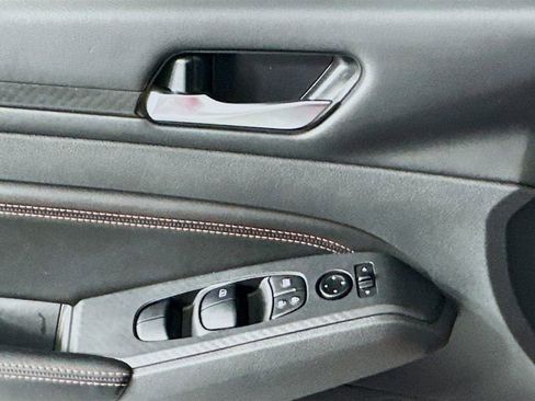 Used 2022 Nissan Altima 2.5 SR image 18