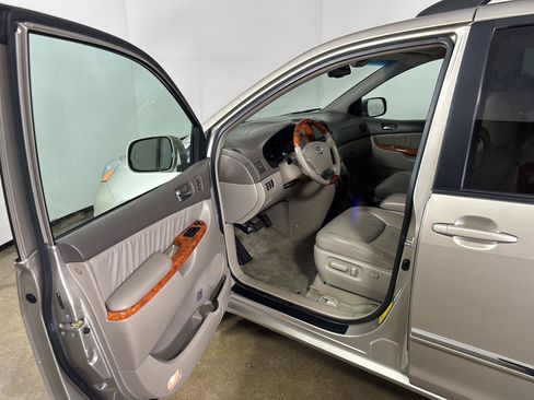 Used 2008 Toyota Sienna FWD image 2
