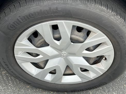 Used 2021 Toyota C-HR LE image 18