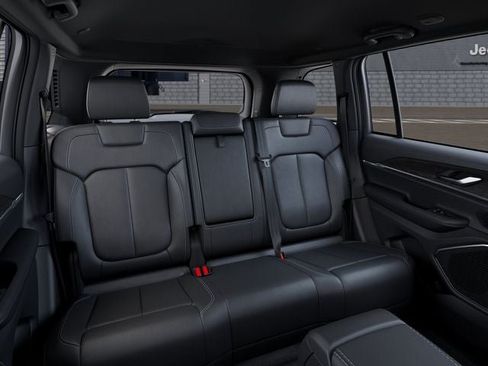 New 2026 Jeep Grand Cherokee Limited AWD/4WD image 15
