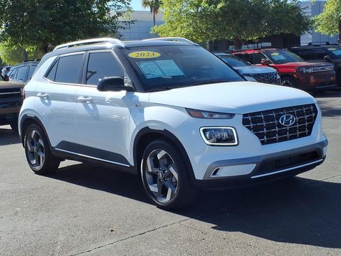 Certified 2023 Hyundai Venue Limited FWD image 7