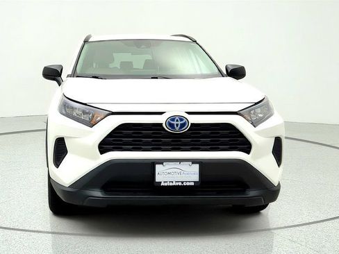 Used 2021 Toyota RAV4 LE AWD/4WD image 2
