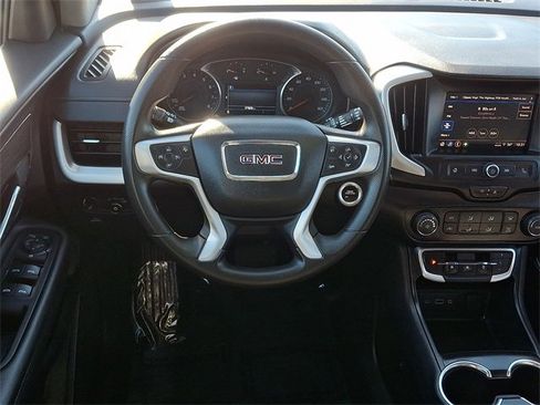 Used 2024 GMC Terrain SLE image 11
