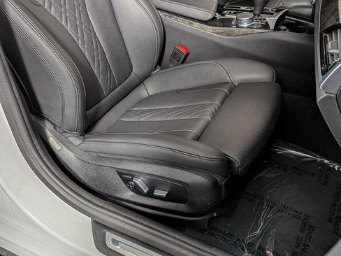 Used 2021 BMW 530i xDrive w/ Convenience Package image 25