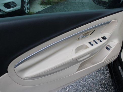 Used 2015 Volkswagen Eos Komfort FWD image 16