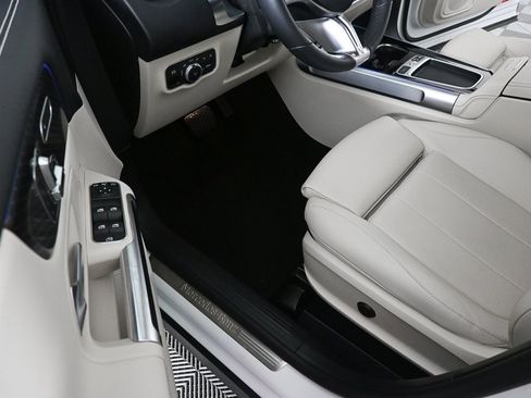 Certified 2025 Mercedes-Benz GLB 250 image 6