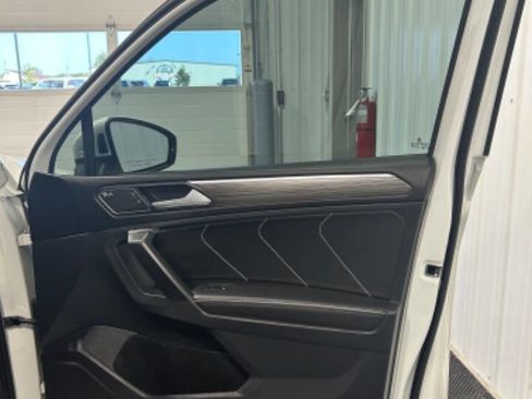 Used 2023 Volkswagen Tiguan SEL R-Line image 13
