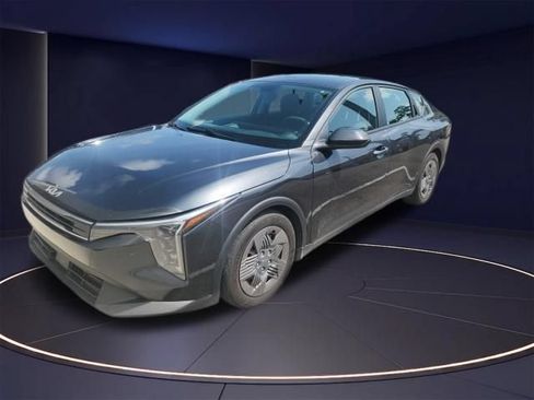 Used 2025 Kia K4 FWD image 2