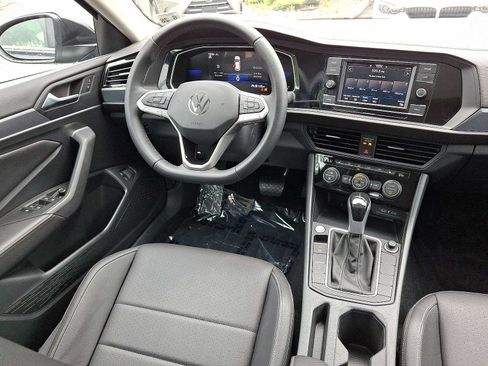 Used 2023 Volkswagen Jetta SE w/ Panoramic Sunroof Package FWD image 15