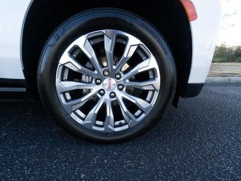 Used 2022 GMC Yukon XL Denali image 36