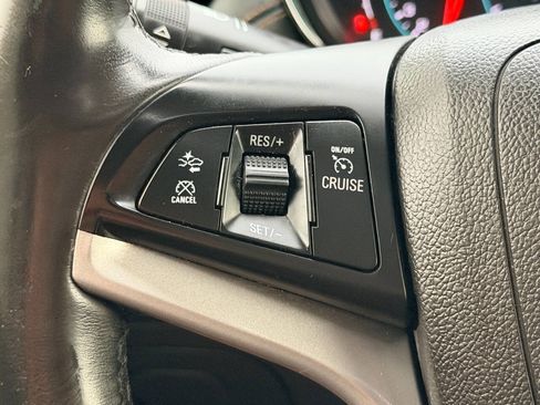 Used 2018 Chevrolet Trax Premier w/ Midnight Edition FWD image 33
