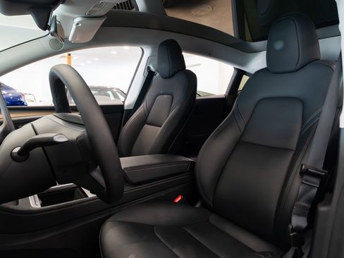 Used 2025 Tesla Model Y Performance AWD/4WD image 5
