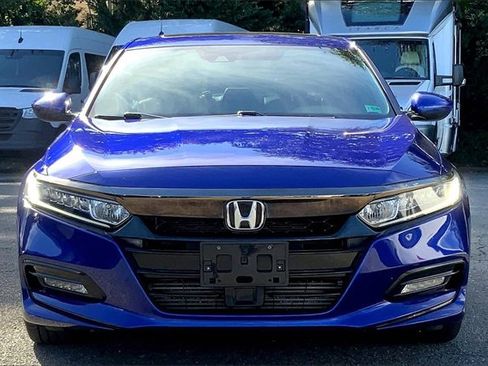 Used 2018 Honda Accord Sport image 2