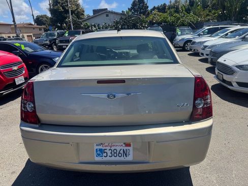 Used 2008 Chrysler 300 LX image 6