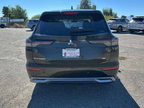 Used 2025 Mitsubishi Outlander SE AWD/4WD image 6