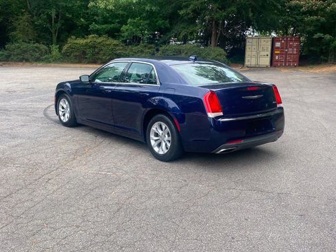 Used 2016 Chrysler 300 Limited RWD image 8