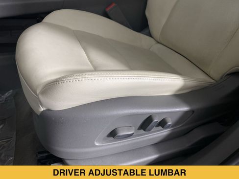 Certified 2023 Cadillac XT6 Premium Luxury FWD image 10