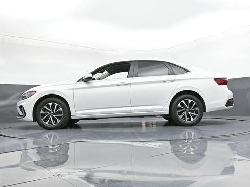 Used 2025 Volkswagen Jetta S image 22