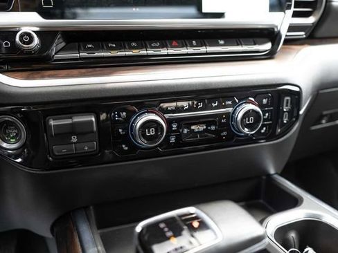 Used 2022 GMC Sierra 1500 SLT RWD image 19