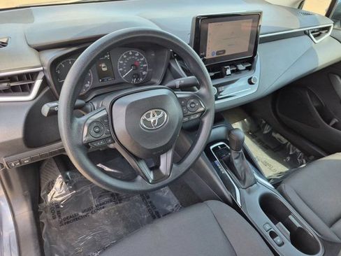Used 2023 Toyota Corolla LE FWD image 11