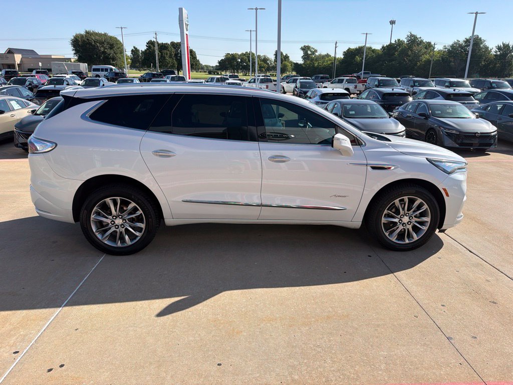 Used 2022 Buick Enclave Avenir w/ Avenir Technology Package FWD image 6