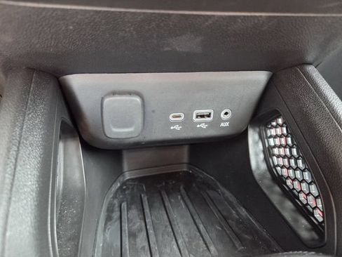 Used 2022 Chevrolet TrailBlazer RS FWD image 25