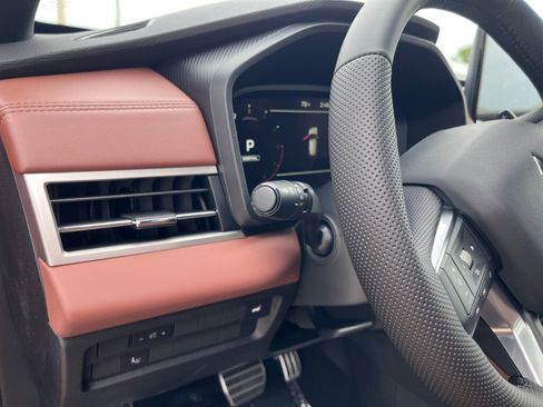 New 2025 Mitsubishi Outlander SEL FWD image 12
