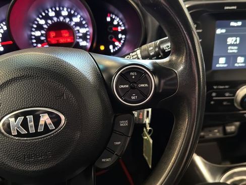 Used 2018 Kia Soul + FWD image 27
