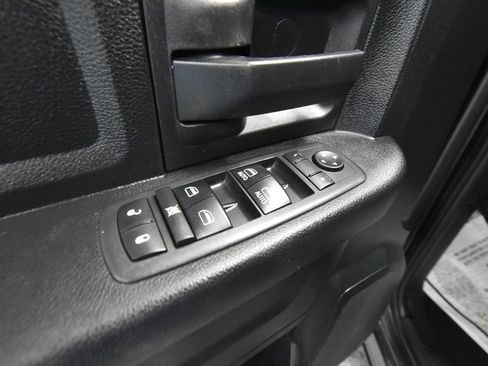 Used 2018 RAM 1500 Express w/ Express Value Package AWD/4WD image 5