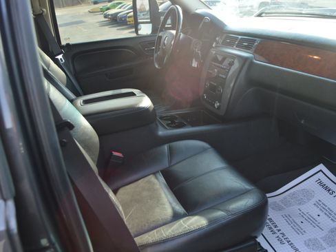 Used 2011 GMC Sierra 3500 SLT w/ SLT Convenience Package AWD/4WD image 21