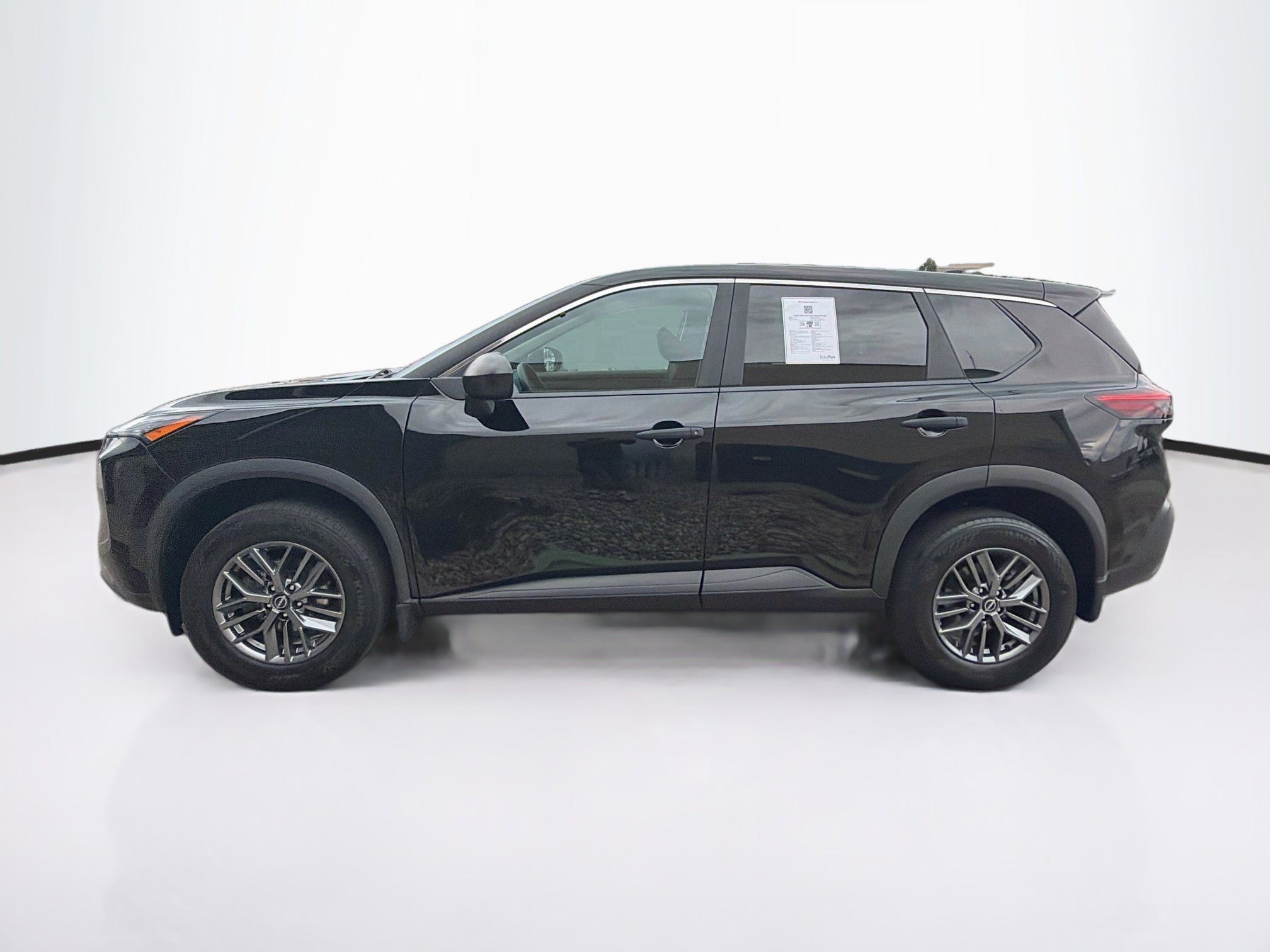 Used 2023 Nissan Rogue S AWD/4WD image 4