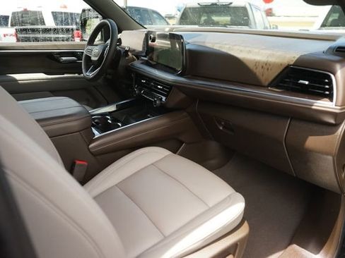 Used 2026 Chevrolet Tahoe LT w/ Comfort Package RWD image 19
