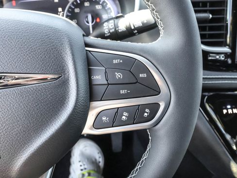 New 2026 Chrysler Pacifica Select FWD image 26