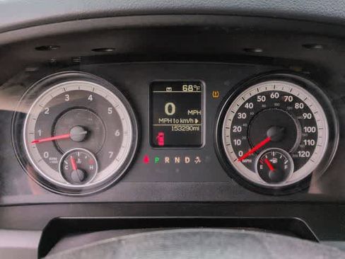 Used 2014 RAM 1500 Express RWD image 29
