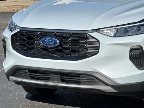 New 2025 Ford Escape ST-Line image 9