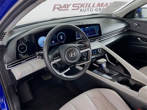 Used 2024 Hyundai Elantra Limited image 36