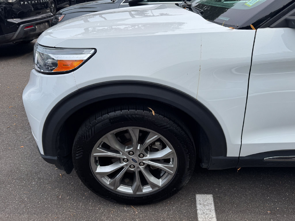 Used 2023 Ford Explorer Limited AWD/4WD image 8