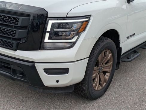 Used 2024 Nissan Titan SV w/ SV Bronze Edition Package image 9