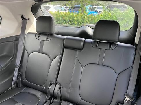 Used 2024 Honda Pilot EX-L image 8
