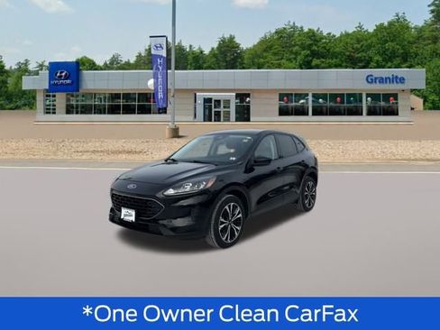 Used 2021 Ford Escape SE w/ SE Sport Appearance Package image 2