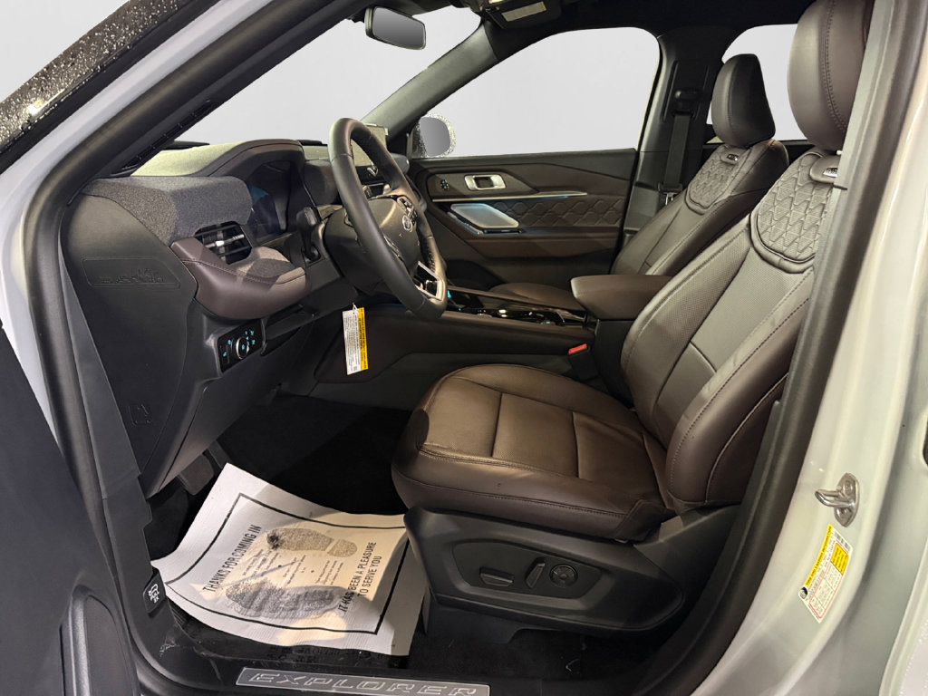 New 2026 Ford Explorer Platinum w/ LUX Leather Package AWD/4WD image 12