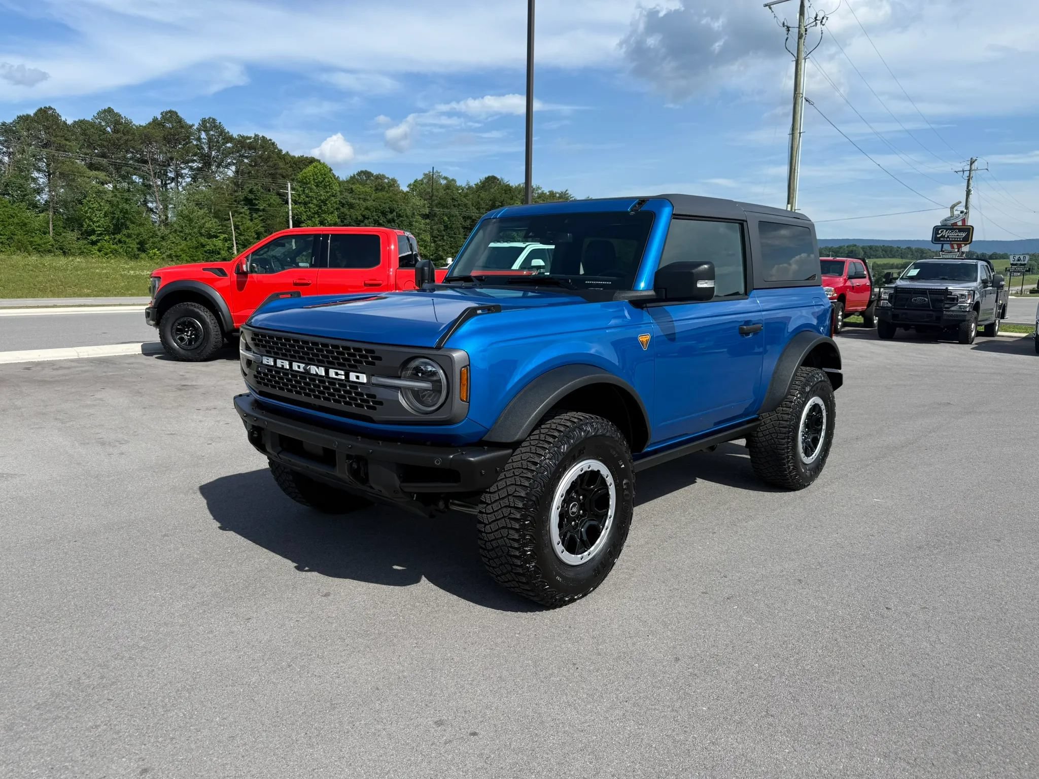 Used 2023 Ford Bronco Badlands AWD/4WD image 2